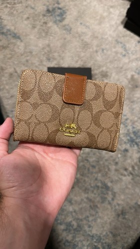 Coach Wallet Women - Picture 2 of 4