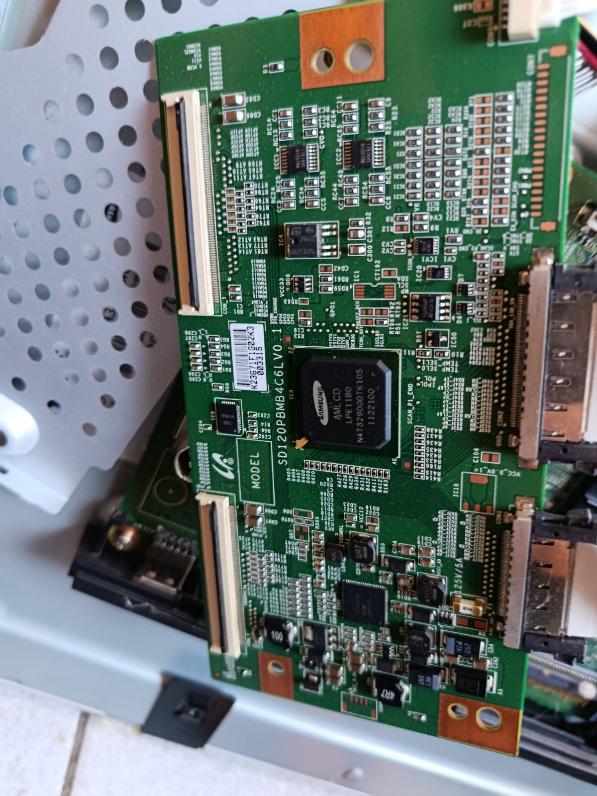 SD120PBMB4C6LV0.1 T-con  Toshiba 32TL838