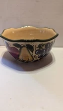 HOMETRENDS GRANADA FRUITS 8" SERVING BOWL     VG   USED