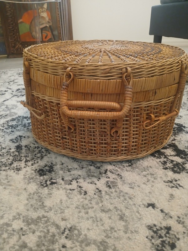Large Round Vintage Wicker Picnic Basket Lid Toggles