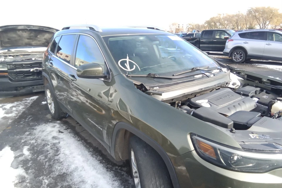 2019 Jeep Cherokee 2.4L Engine Motor OEM 135K Miles (LKQ~438147027) - Image 2 of 4