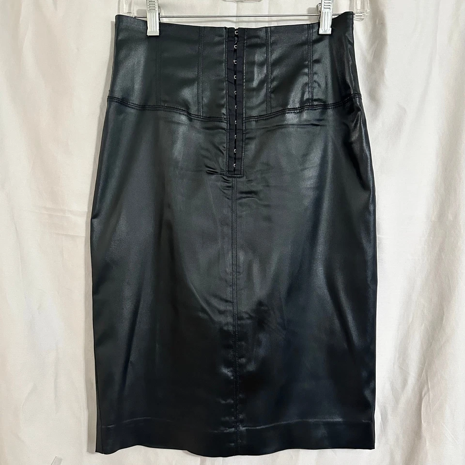 Falda Lápiz Guess by Marciano Negra Imitación Cuero Pequeño Corsé Cintura Y2K Renacimiento Foto 2 de 4