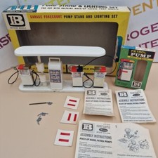 Vintage Britains 4260 Garage Forecourt Pump Stand & Lighting Set & 3 Pumps + Box