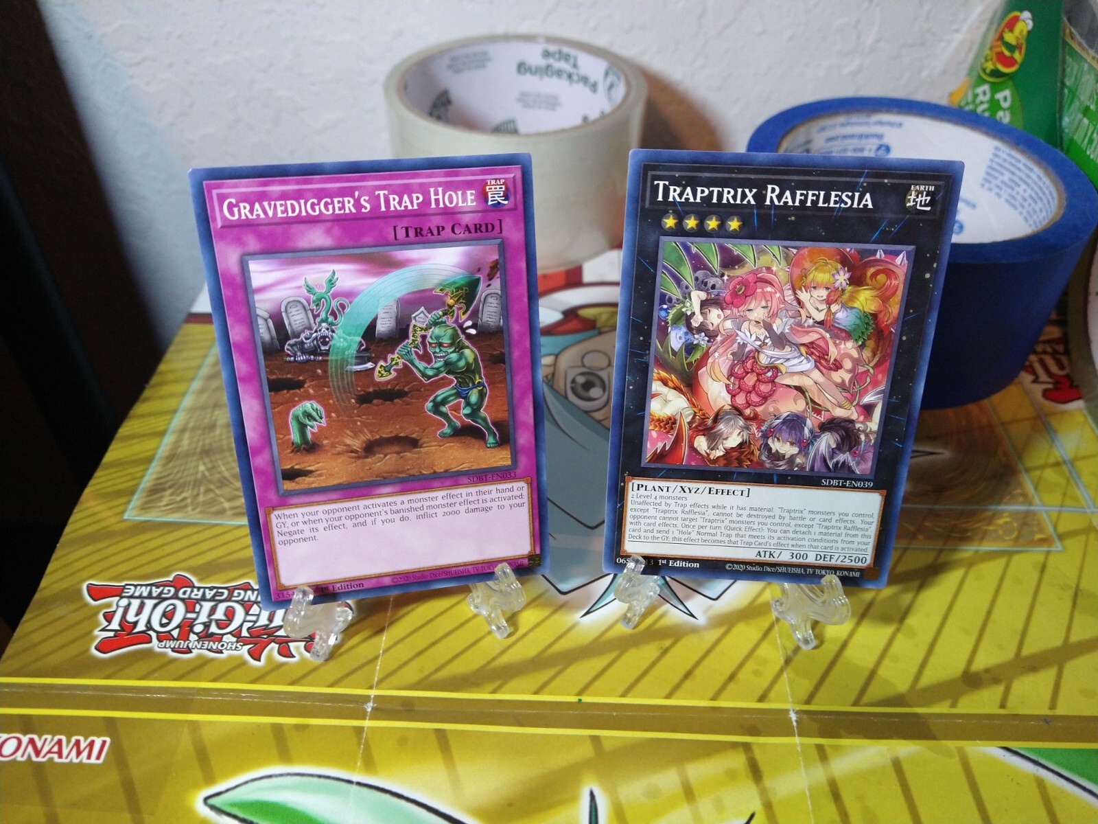 Traptrix Rafflesia + Gravedigger's Trap Hole SDBTEN039 1st Edition
