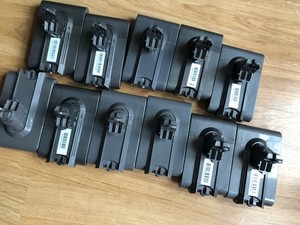 11 x Dyson Akkus