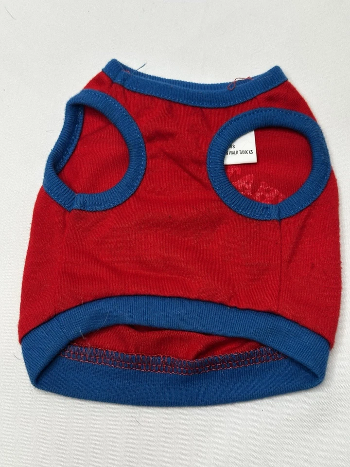 Camiseta sin mangas suéter roja Small Dog “What Happens On Walk” XS 2015 usada Foto 4 de 4