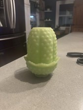 VINTAGE UV REACTIVE FENTON Yellow Custard Glass Hobnail Fairy Lamp 4.5