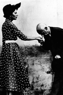 Soraya Kaiserin Persien, Iran wird vom iranischen Premier Mini begrüßt - 1953 4x6 Foto
