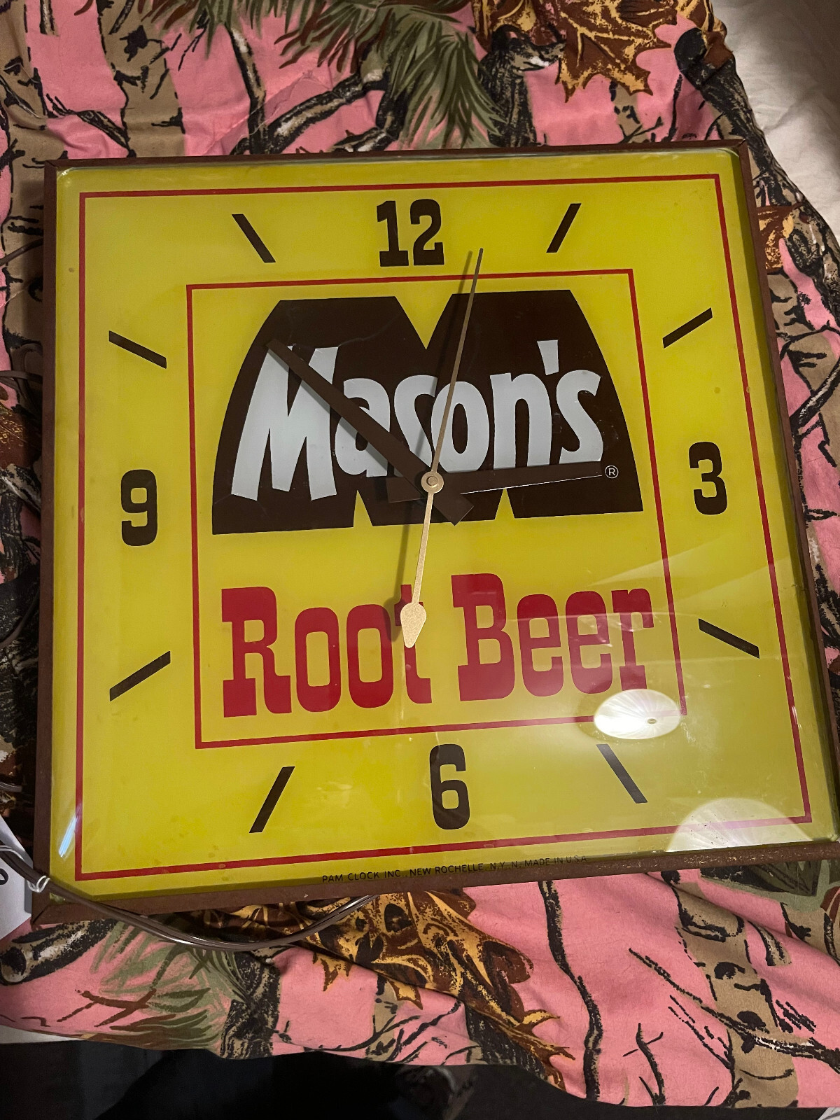 Mason's Root Beer Lighted Advertising Pam Clock New Rochelle, NY Must