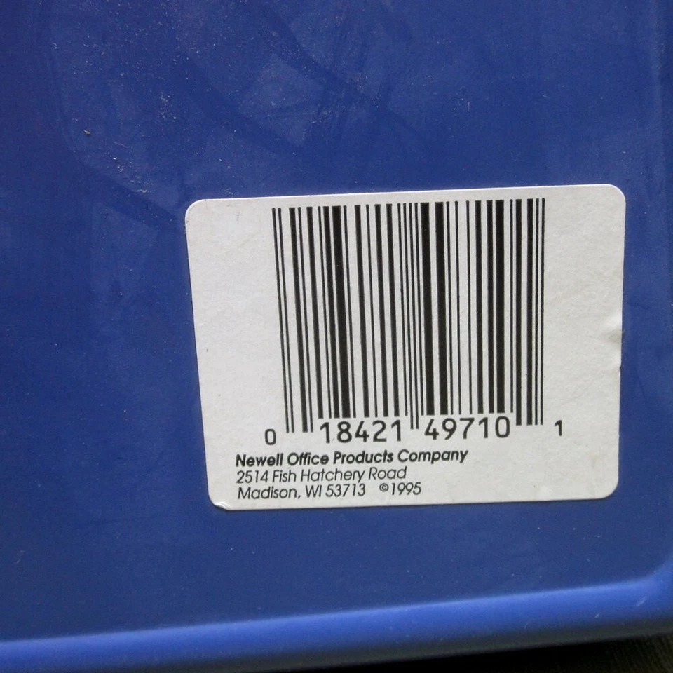 DEEP IN JUNGLE caja de lápices Rain Forest estuche de transporte de plástico 1995 cebra y tucán Foto 3 de 3
