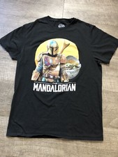 Star Wars The Mandalorian Baby Yoda Men  s Short Sleeve T-Shirt Black- Size M