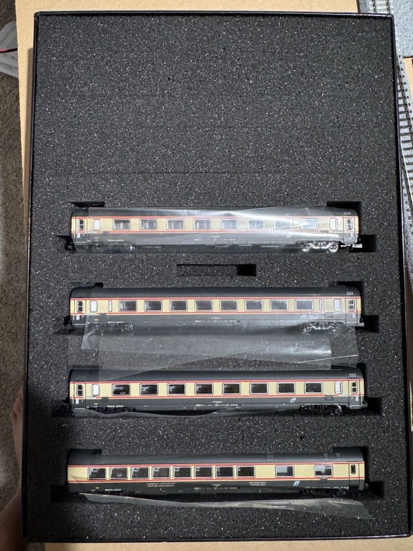 PIRATA PI6150 FS Gran Confort 1970 Bandiera Dining Car Set 4 N scale