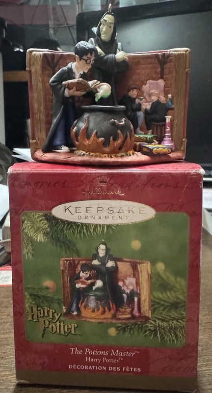 Harry Potter THE POTIONS MASTER Hallmark Keepsake Ornament With Box