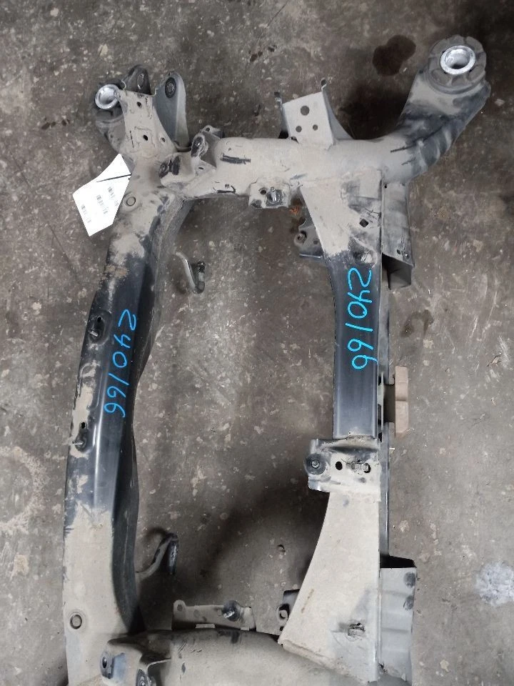 14 15 16 17 LEXUS LS460 SUBCHASIS TRASERO TRAVESAÑO K-FRAME Foto 4 de 4