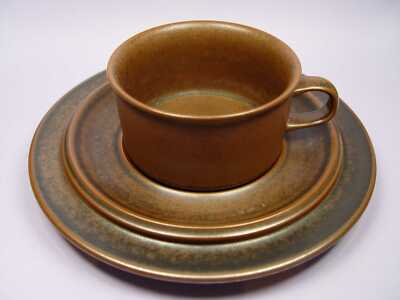 °°° ARABIA RUSKA IITTALA 1 GEDECK TEETASSE + UNTERTASSE + KUCHENTELLER °°°