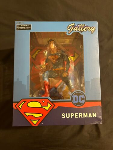 DC Gallery Superman 10-Inch Collectible PVC Statue Diamond Gallery RARE MINT HTF - Picture 1 of 4