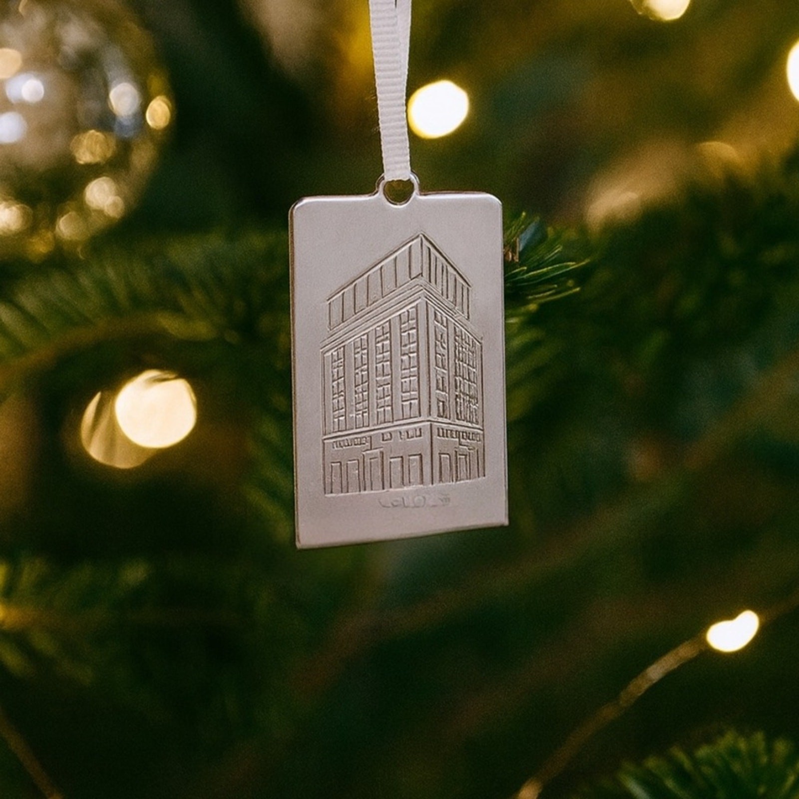 Tiffany & Co Fifth Ave Landmark Flagship Charm  Christmas Ornament With Gift Bag