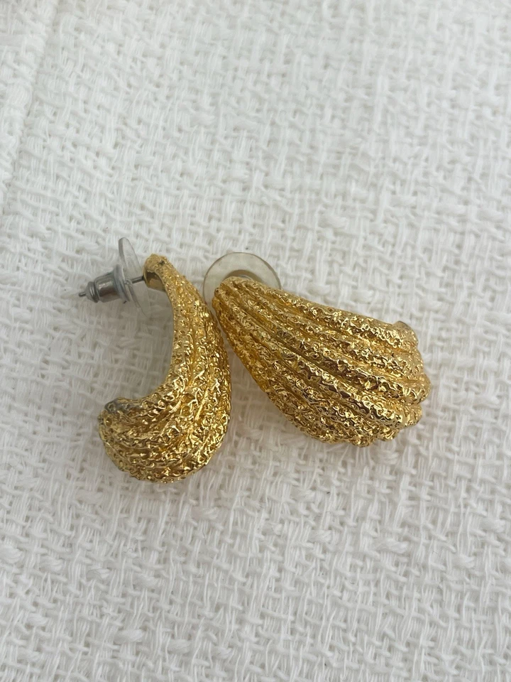 Premier Designs Dynamite 3816Goldtone Shell Look EarringsHalf Hoop Textured - Image 4 of 4