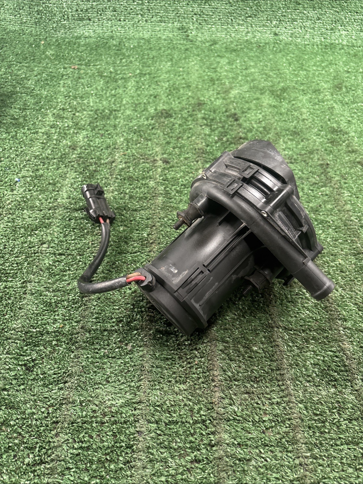 2004-2008 Maserati Quattroporte M139 Secondary Air Smog Pump OEM AK2209254