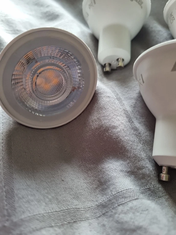 Energizer LED GU10 345LM 4.7W (3000K), Pack of 5 Warm White  - Image 3 of 3