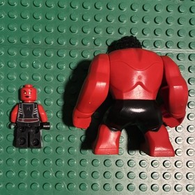 LEGO Marvel Super Heroes Red Hulk & Red Minifigures Set 76078