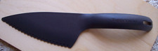 Tupperware Black Cut N Serve Pastry Cutter Pie Cake Server 5193A