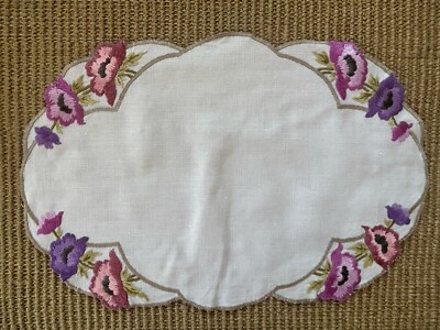 chinese dress ladies Linen Placemats and Cloth Napkins, Set of Placemats and linen napkins main image 1