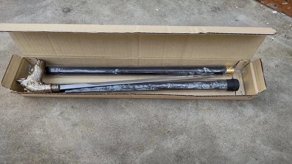 Bastón para caminar hecho a mano - Espadas maestras, regalo de cumpleaños personalizado para anciano. Foto 2 de 4