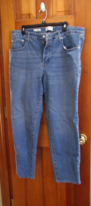 Universal Thread Goods Co. Jeans Women's 17R Blue Denim 90S Slim, button fly