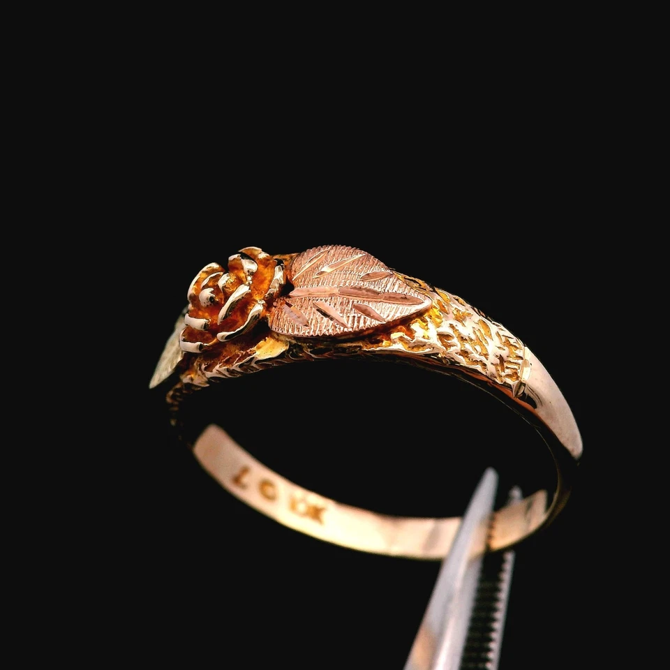 10K Tricolor Gold Rose Flower Ring Size 7 1.5dwt (2.3g) - Image 3 of 4