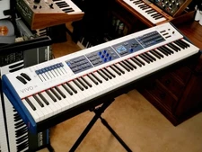 MUST SEE!!! DEXIBELL VIVO S9 PROFESSIONAL STAGE PIANO STILL IN FACTORY BOX!