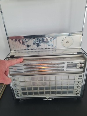 Philips AM FM DE LUXE radio. 1966 (L6X38T/02)