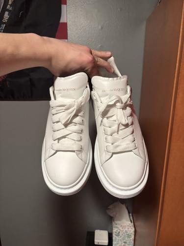 Alexander McQueen Oversized Sneaker Black/White Size EU44 (US11 Men's) - Picture 10 of 10