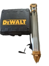 DEWALT DW079 Rotary Laser w/ Tripod