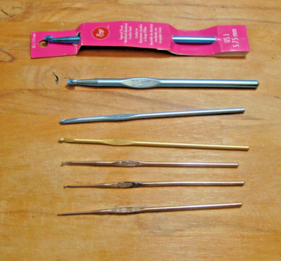 Vintage Lot 7 Boye Crochet Hooks Aluminum & Steel Assorted Sizes
