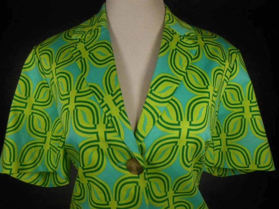 Beautiful Women's 10 Coldwater Creek Green Geometric Lined Button Blazer Jacket - Image 2 of 4