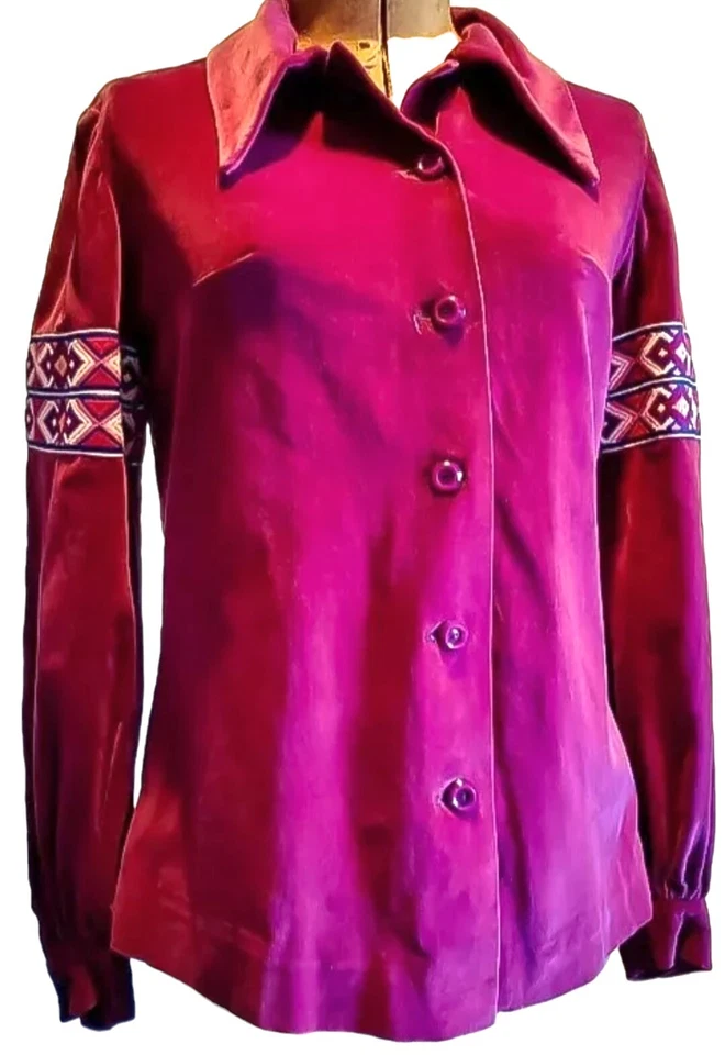 复古 60 年代修身天鹅绒衬衫刺绣丝带镶嵌袖匕首领 S — 第 4/4 张图片