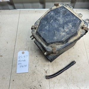 85- 87 HONDA OEM ATC 250SX Air Box and Lid Complete 17210-HA6-000