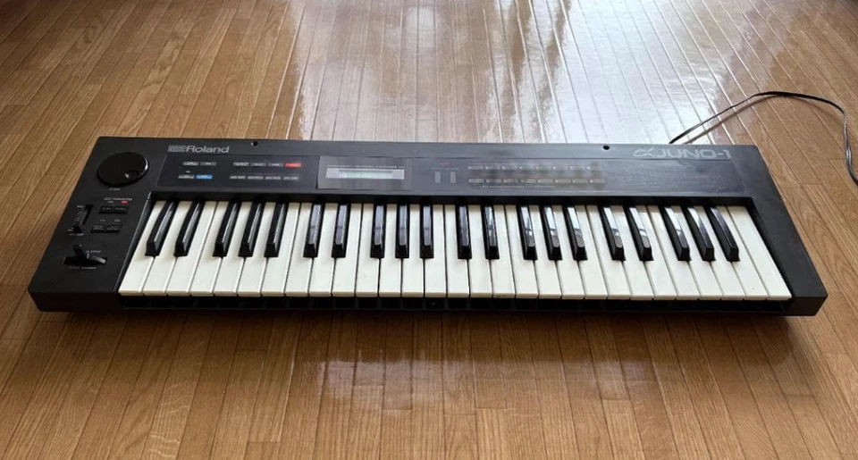 Roland JU-1 α JUNO-1 PROGRAMMABLE POLYPHONIC SYNTHESIZER 49-Key MIDI AC100V - Image 4 of 4