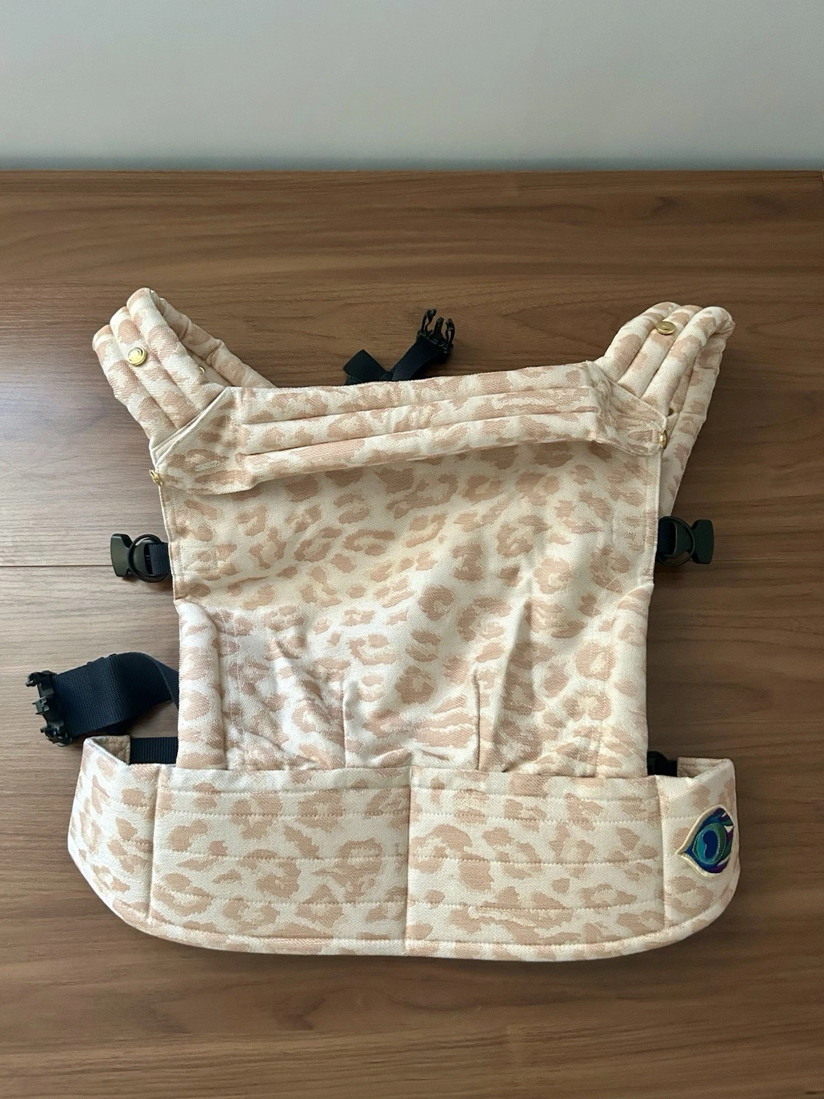 New Artipoppe Zeitgeist Classic Baby Carrier Buckle Closure Golden Leopard