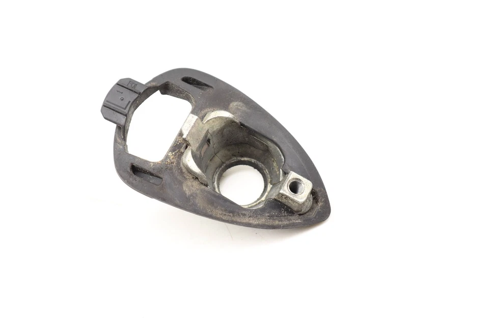 BMW M6 Gran Coupé 2014-2019 - Tapa de manija de puerta exterior delantera izquierda 7292571 Foto 2 de 4