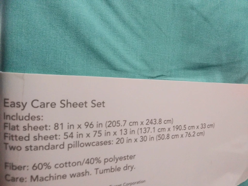 ROOM ESSENTIALS EASY CARE FULL SIZE SHEET SET 225 THREAD COUNT COLOR TEAL - Image 4 of 4