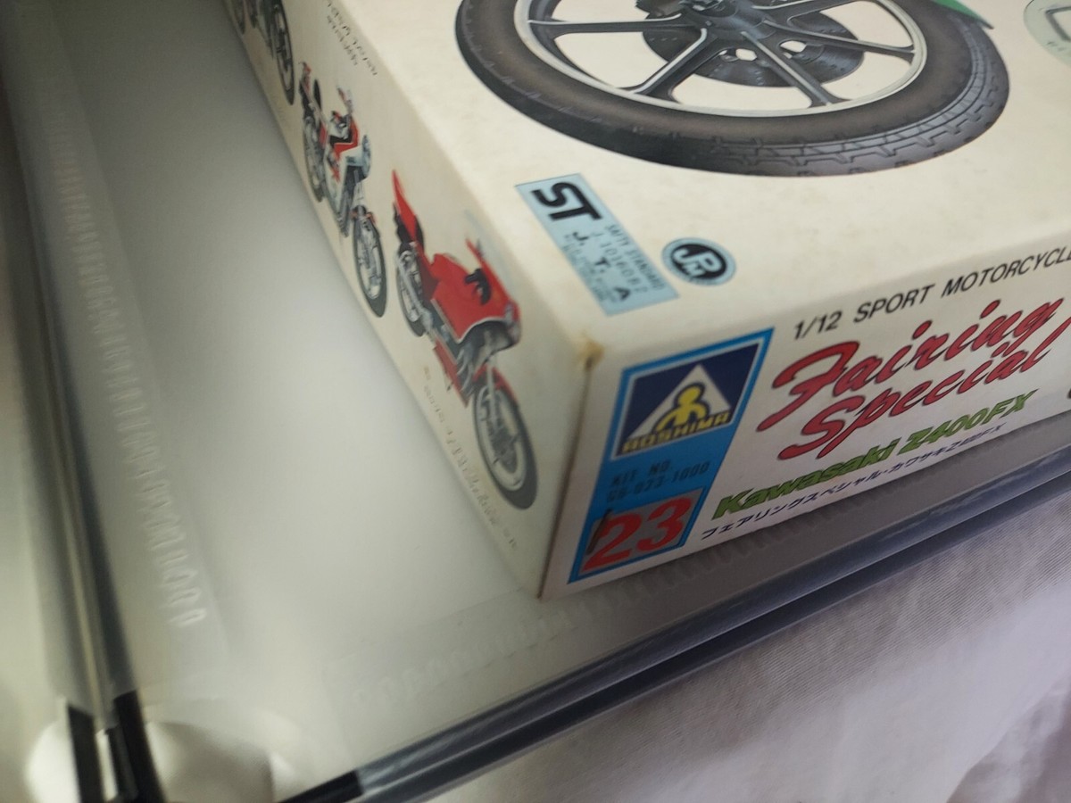 Aoshima 1/12 scale Kawasaki Z400FX Fairing Special Plastic model