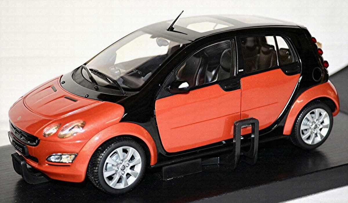 Smart Forfour 2004-06 Typ: 454 rot metallic flame red 1:18 Kyosho