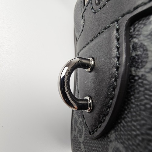 GUCCI GG Emblem Small Black Fabric Toiletry Case New & Authentic - Picture 8 of 16
