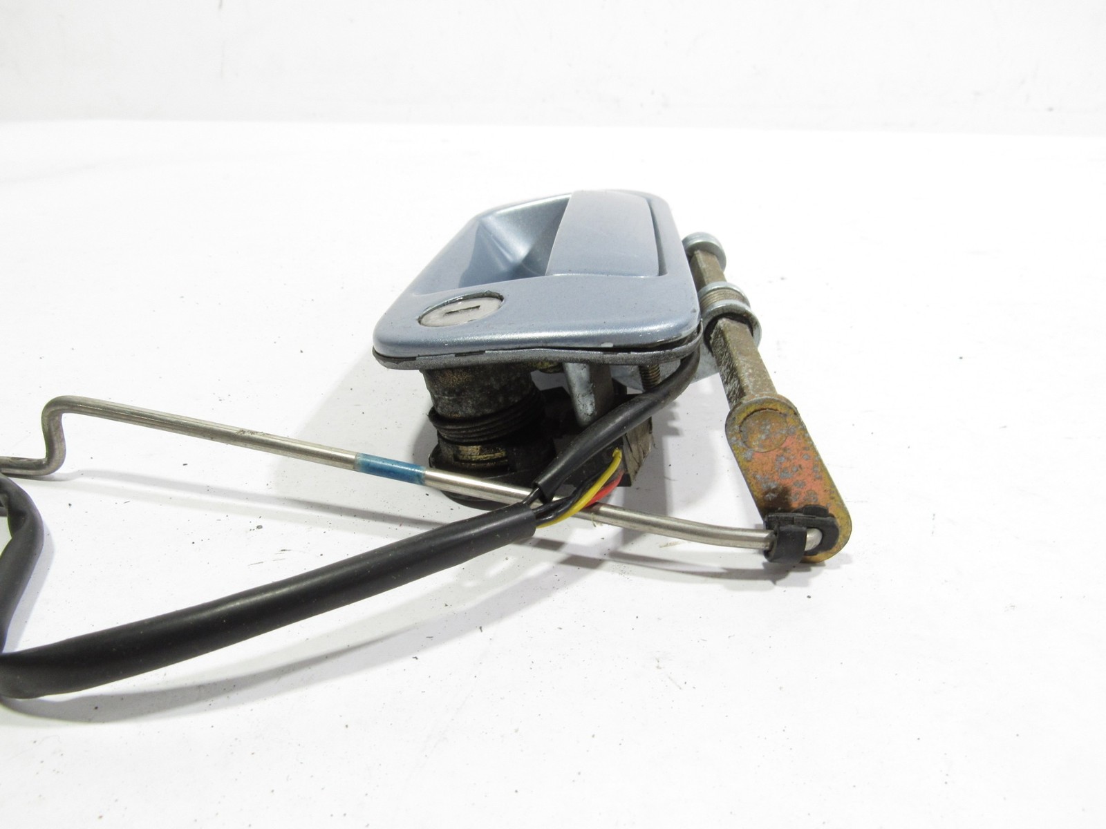 02-06 Maserati Coupe GT 2004 Front Left Driver Door Exterior Handle Lock |