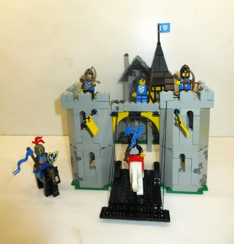 Lego Vintage LL Black Falcons Castle #6074-Fortress-100% w/minifigs  (1986)