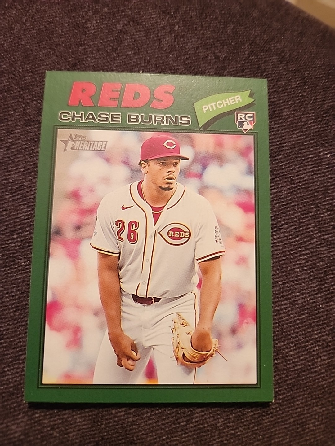 2026 Topps Heritage - Chase Burns #212 Dark Green Bordered (RC)