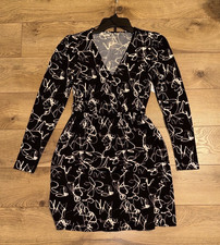 Nine West XS Black White Abstract Knit Mini Dress Long Sleeve V-Neck