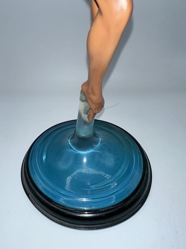 Michael Turner's FATHOM Bikini Statue by Clayburn Moore Top Cow READ DESCRIPTION - Picture 10 of 16
